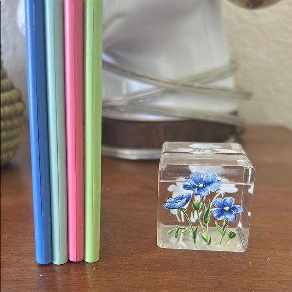 Colorful Frame Set with Floral Cube - Picture 2 of 3